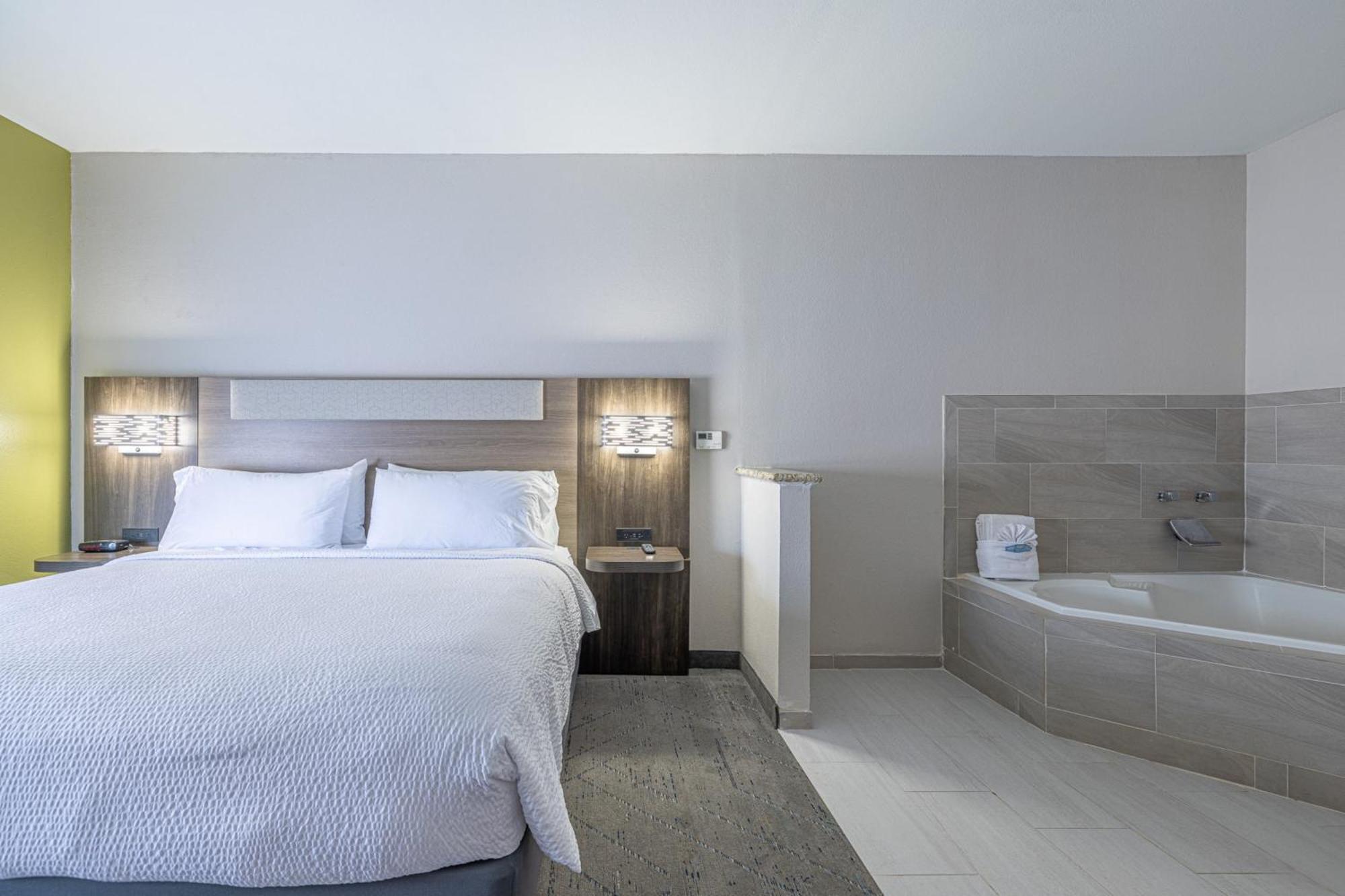 Holiday Inn Express & Suites College Station By Ihg Ngoại thất bức ảnh